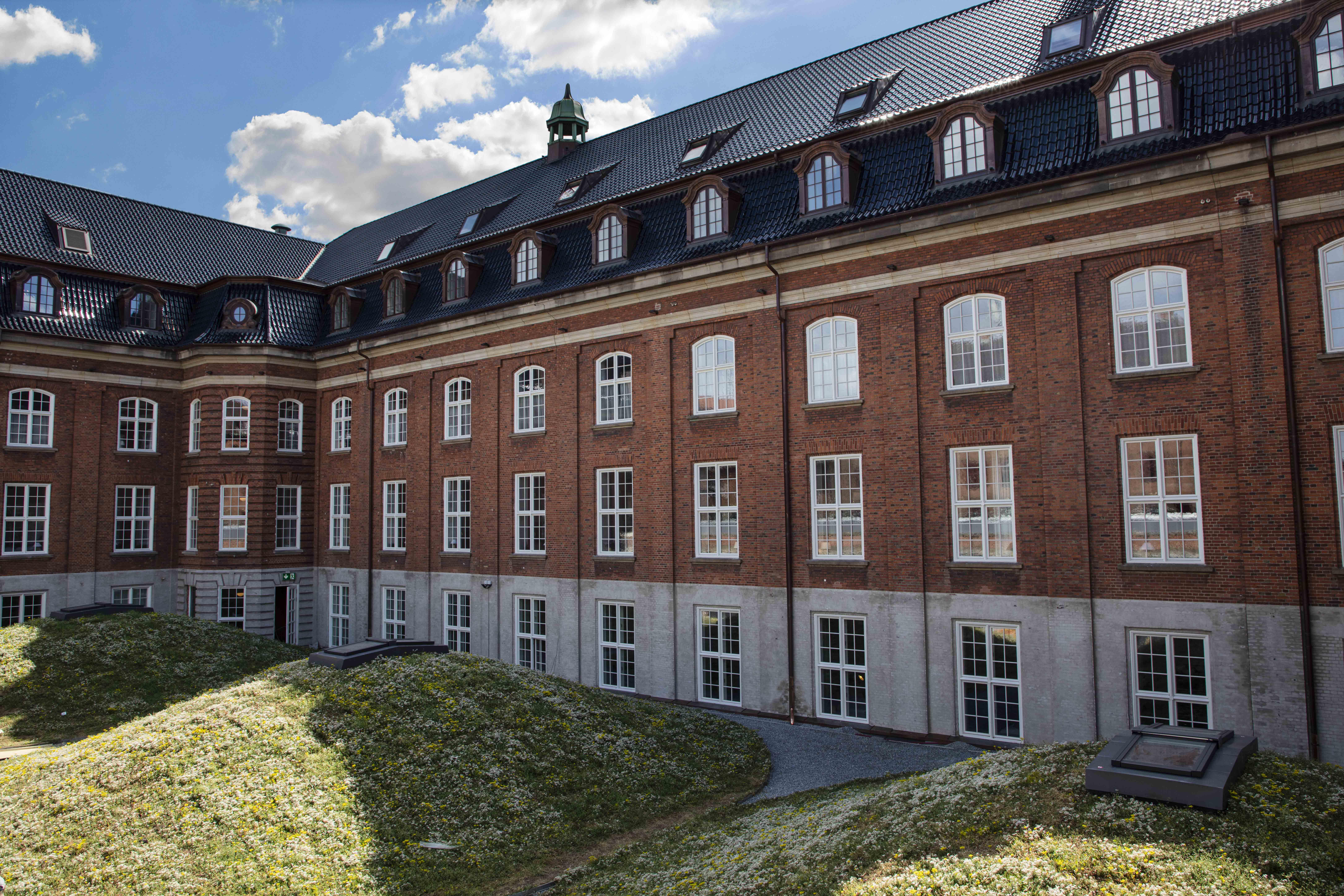 Villa Копенгаген Екстер'єр фото The main building of the university