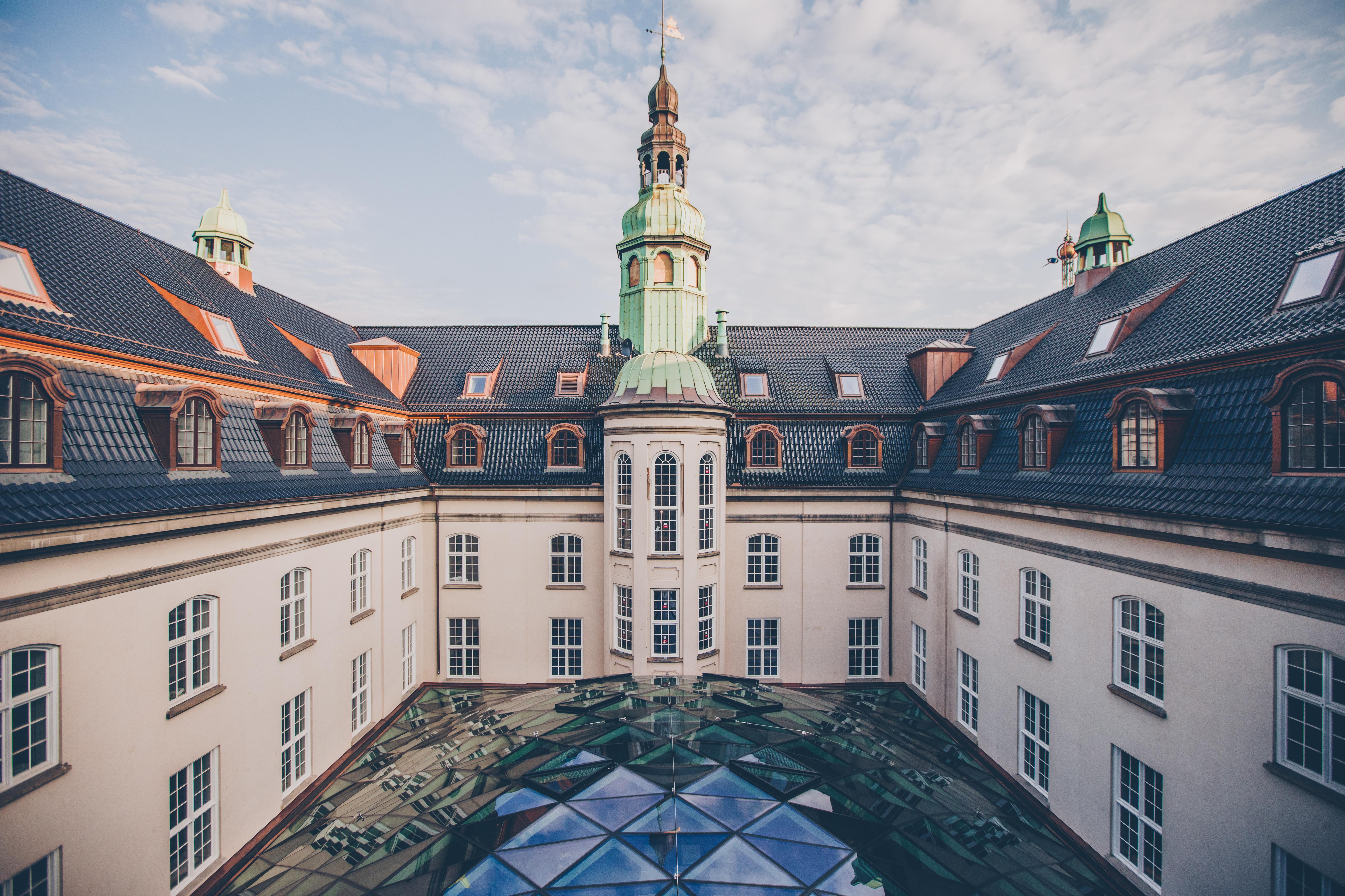 Villa Копенгаген Екстер'єр фото The courtyard of the University of Copenhagen's main building